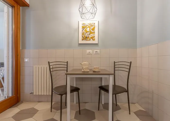 Kitty - Close To The Vatican Róma